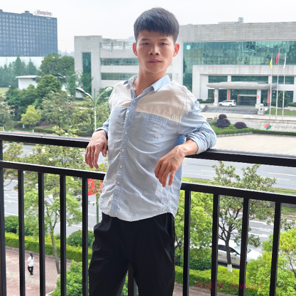 湖南28岁单身帅哥真诚找对象-德阳征婚相亲网