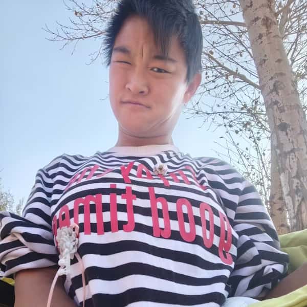 内蒙古24岁单身美女真诚找对象-德阳征婚相亲网